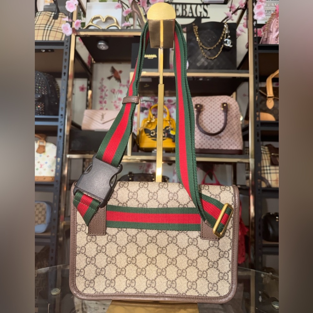 Gucci Beige GG Supreme Crossbody Belt Bag with Red and Green Web Strap - Picture 2 of 3
